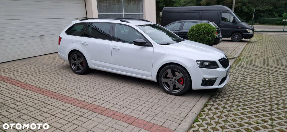 Skoda Octavia 2.0 TDI DSG RS - 1