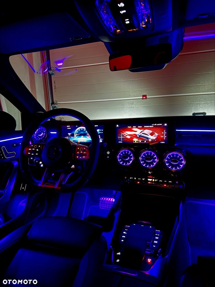 Mercedes-Benz CLA - 17