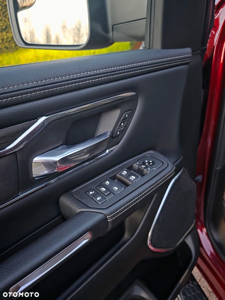 Dodge RAM - 33