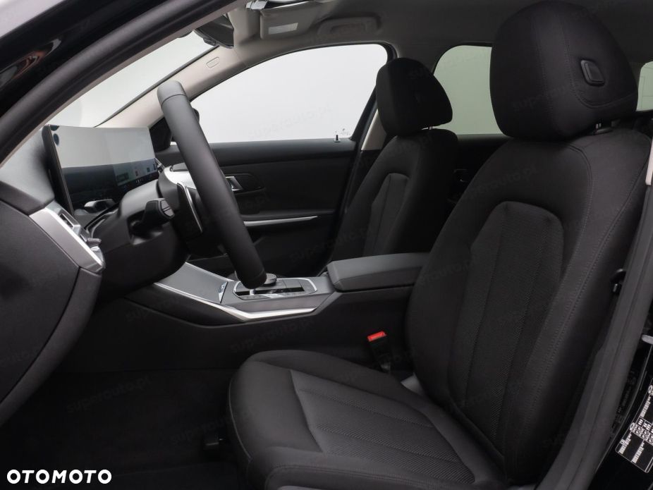 BMW Seria 3 330i xDrive - 7