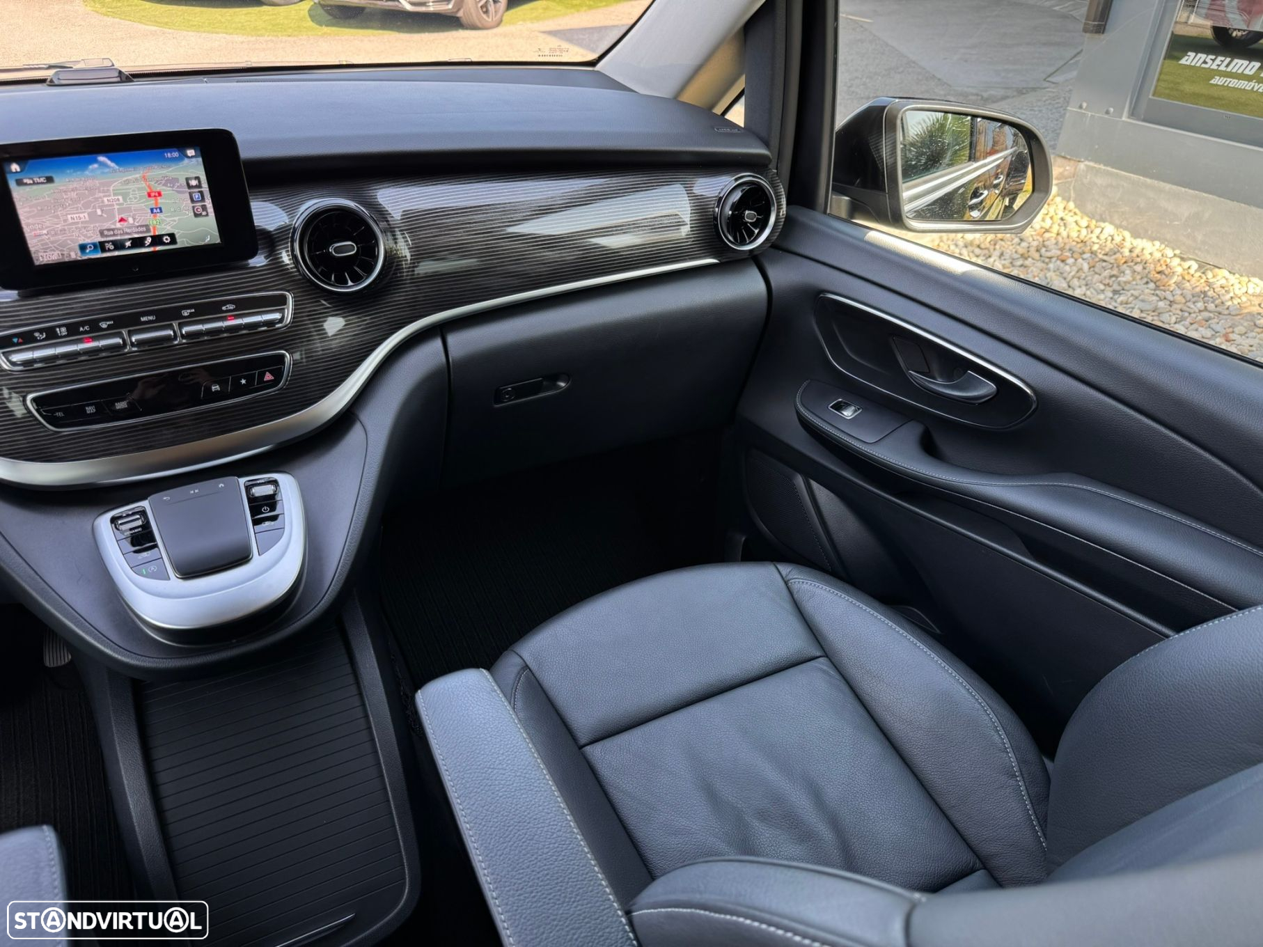 Mercedes-Benz V 300 d Longo Avantgarde - 24