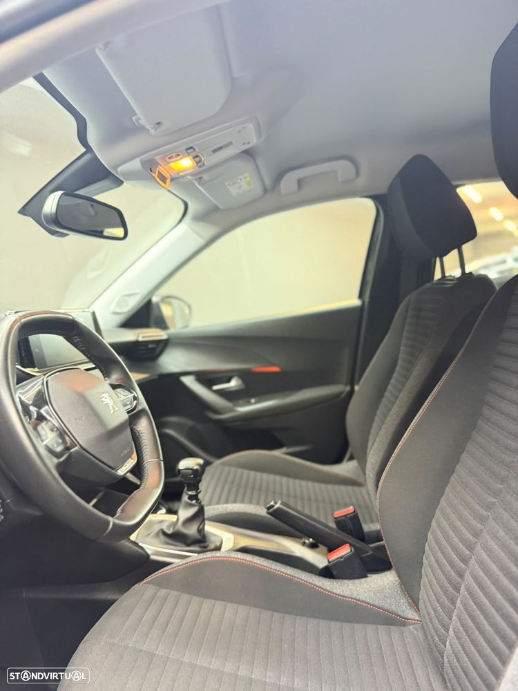 Peugeot 2008 1.2 PureTech Active - 18