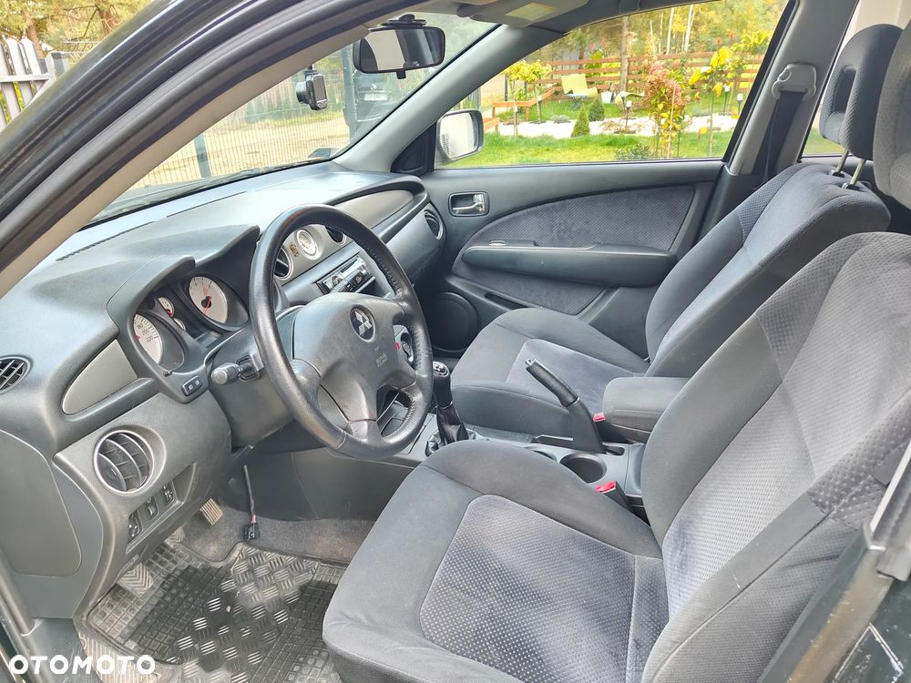 Mitsubishi Outlander - 6