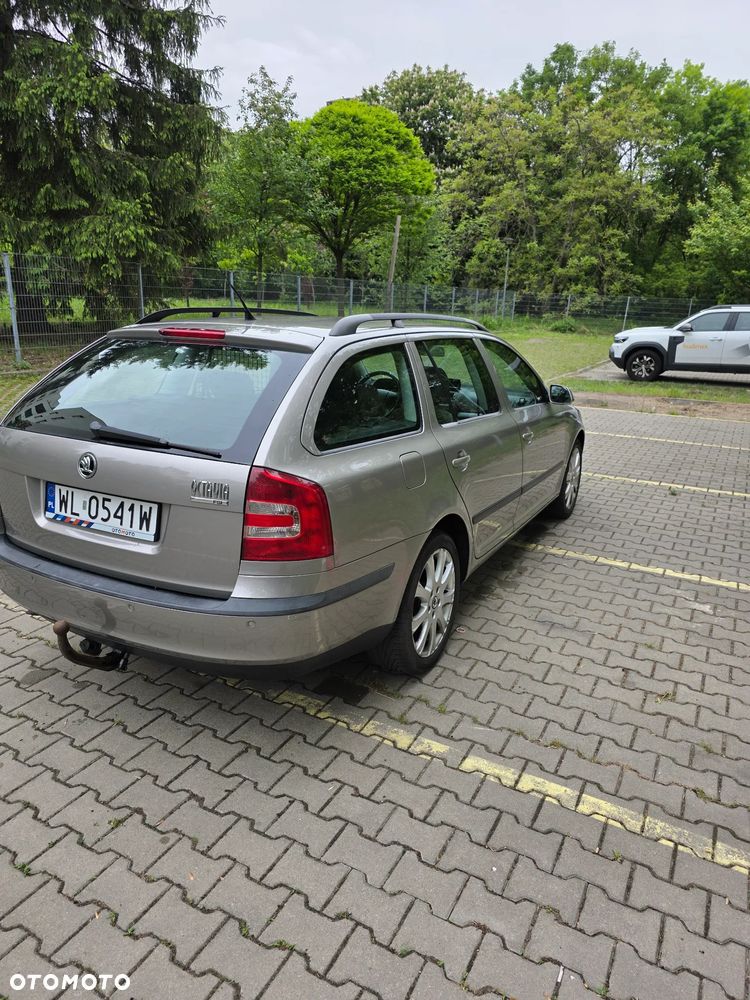 Skoda Octavia 1.6 FSI Automatik Ambiente - 12