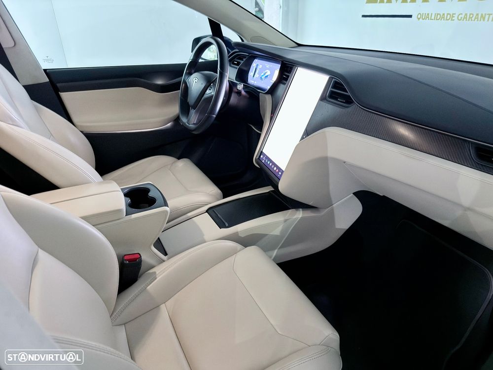 Tesla Model X 100D - 12