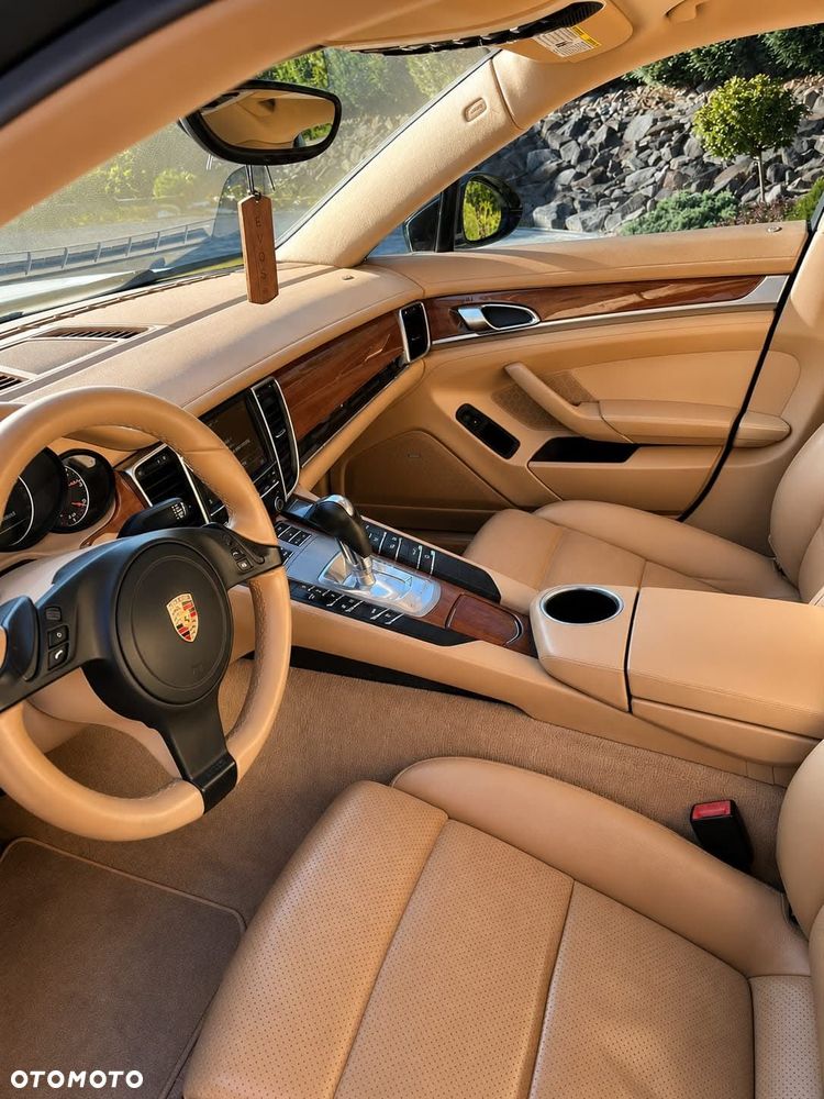 Porsche Panamera PDK - 6