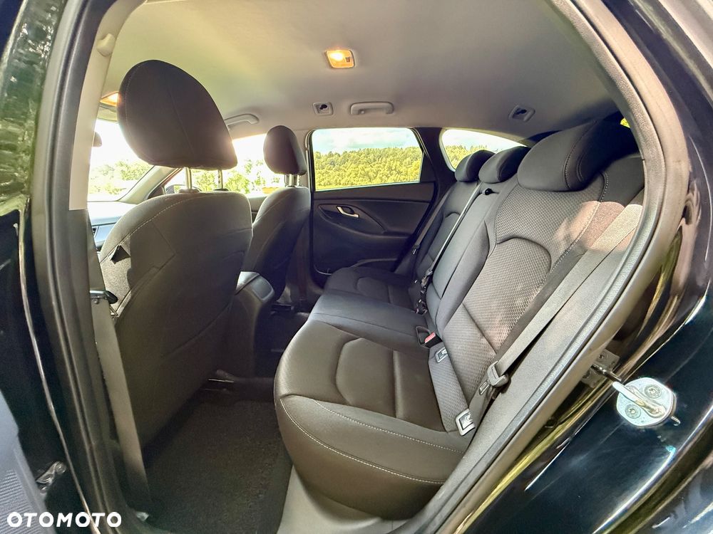 Hyundai i30 1.6 D Comfort DCT - 19