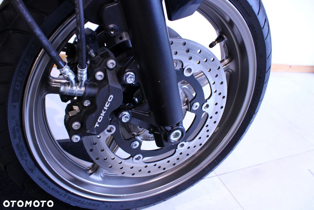 Suzuki SV - 25