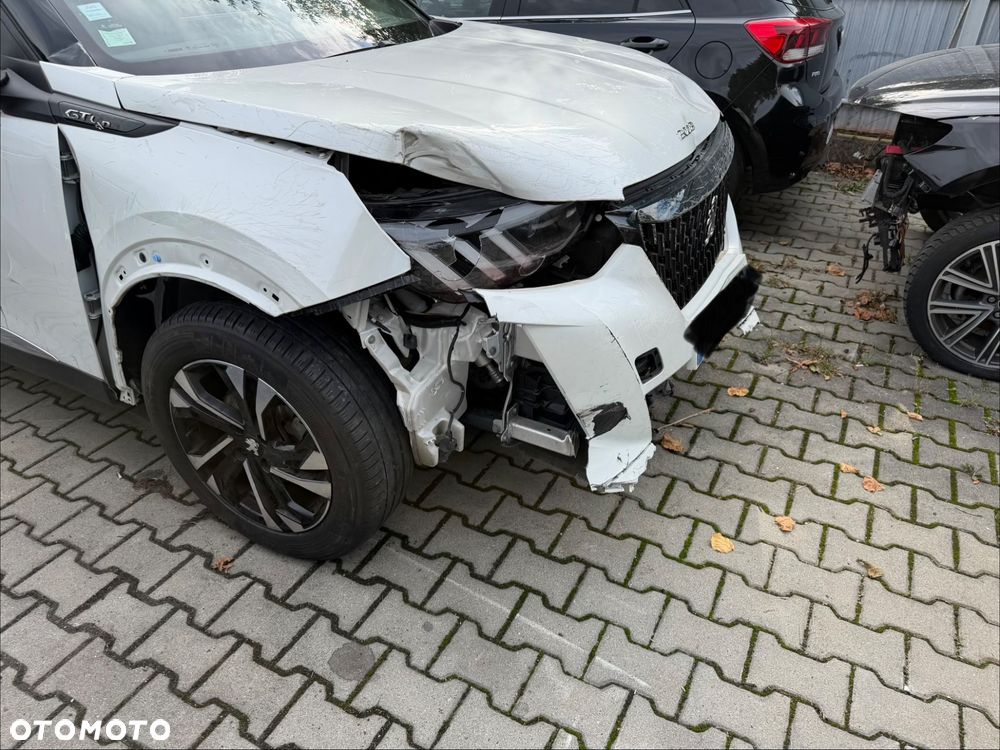 Peugeot 2008 1.2 PureTech GT Line S&S EAT8 - 29