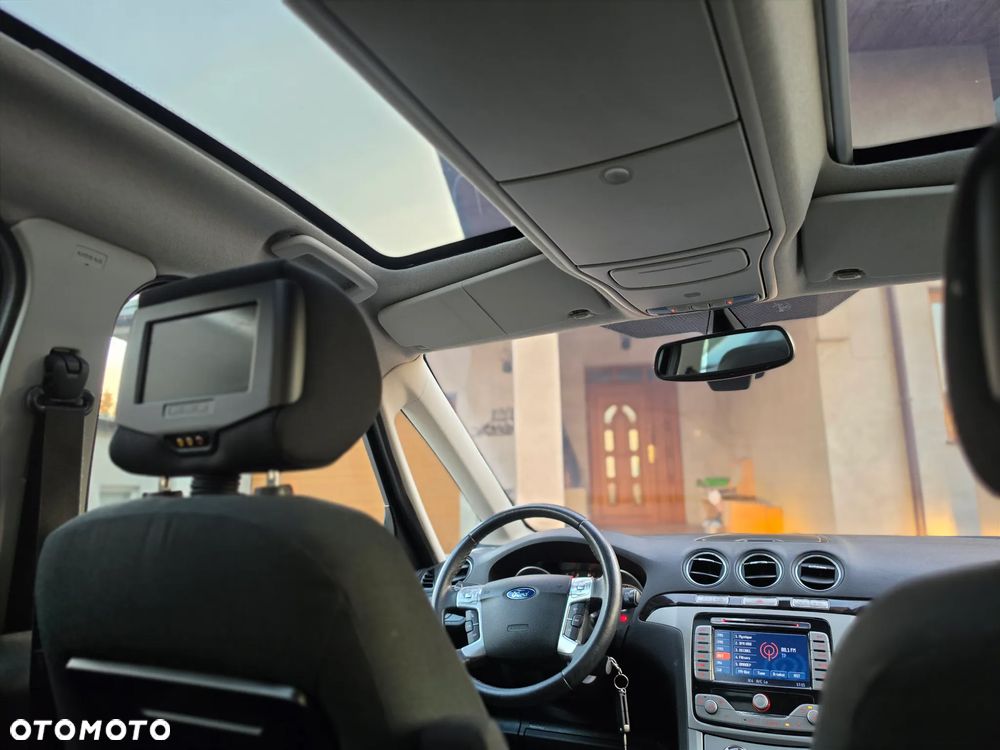 Ford Galaxy - 1