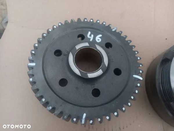 Kosz przedniego napędu Z46 przystawka Massey Ferguson 6170 - 2