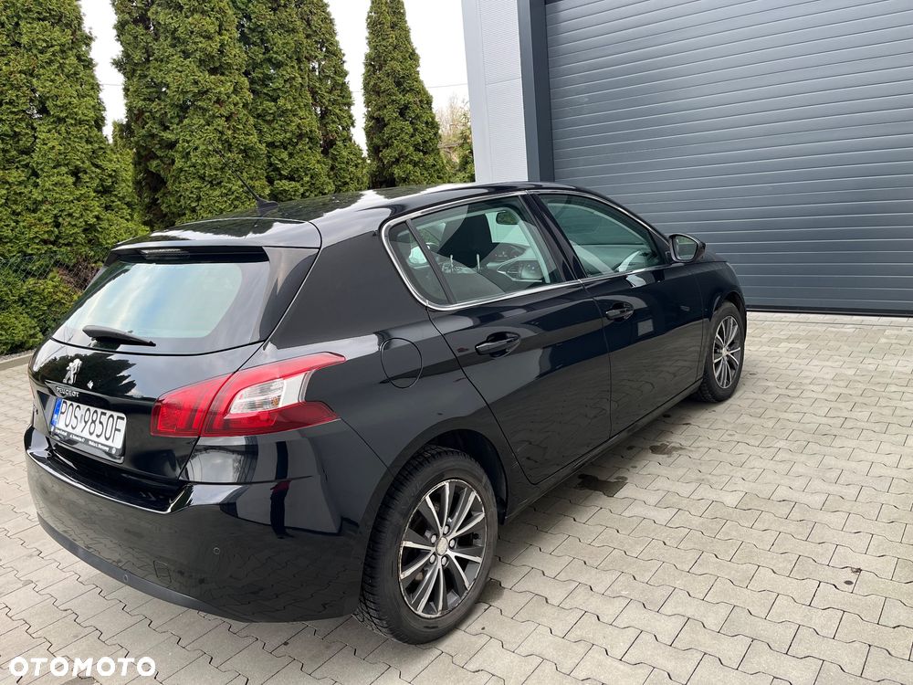 Peugeot 308 1.6 e-HDi Allure S&S - 17