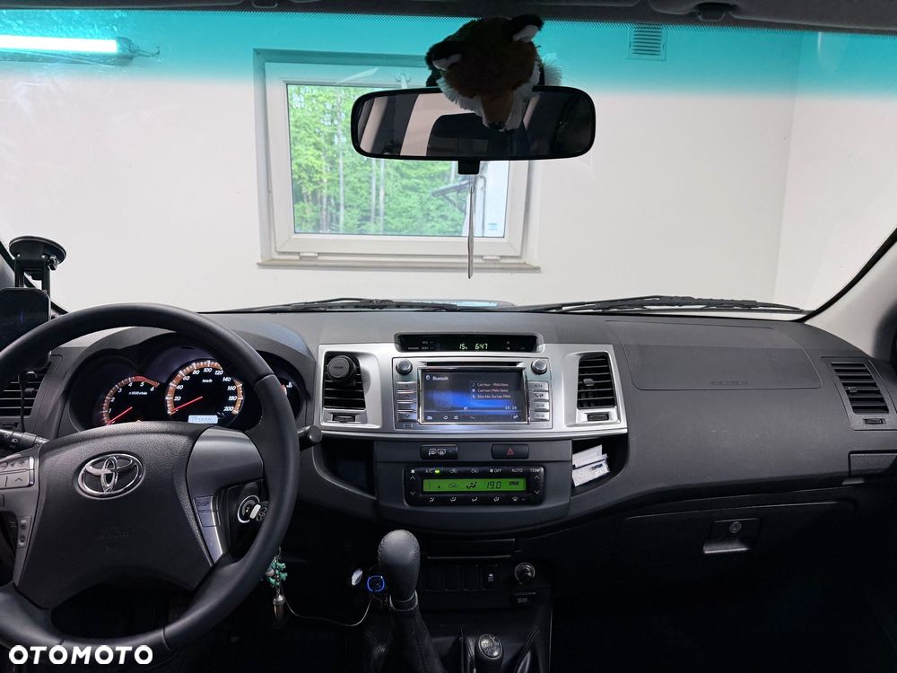 Toyota Hilux 2.5 D-4D SR - 6