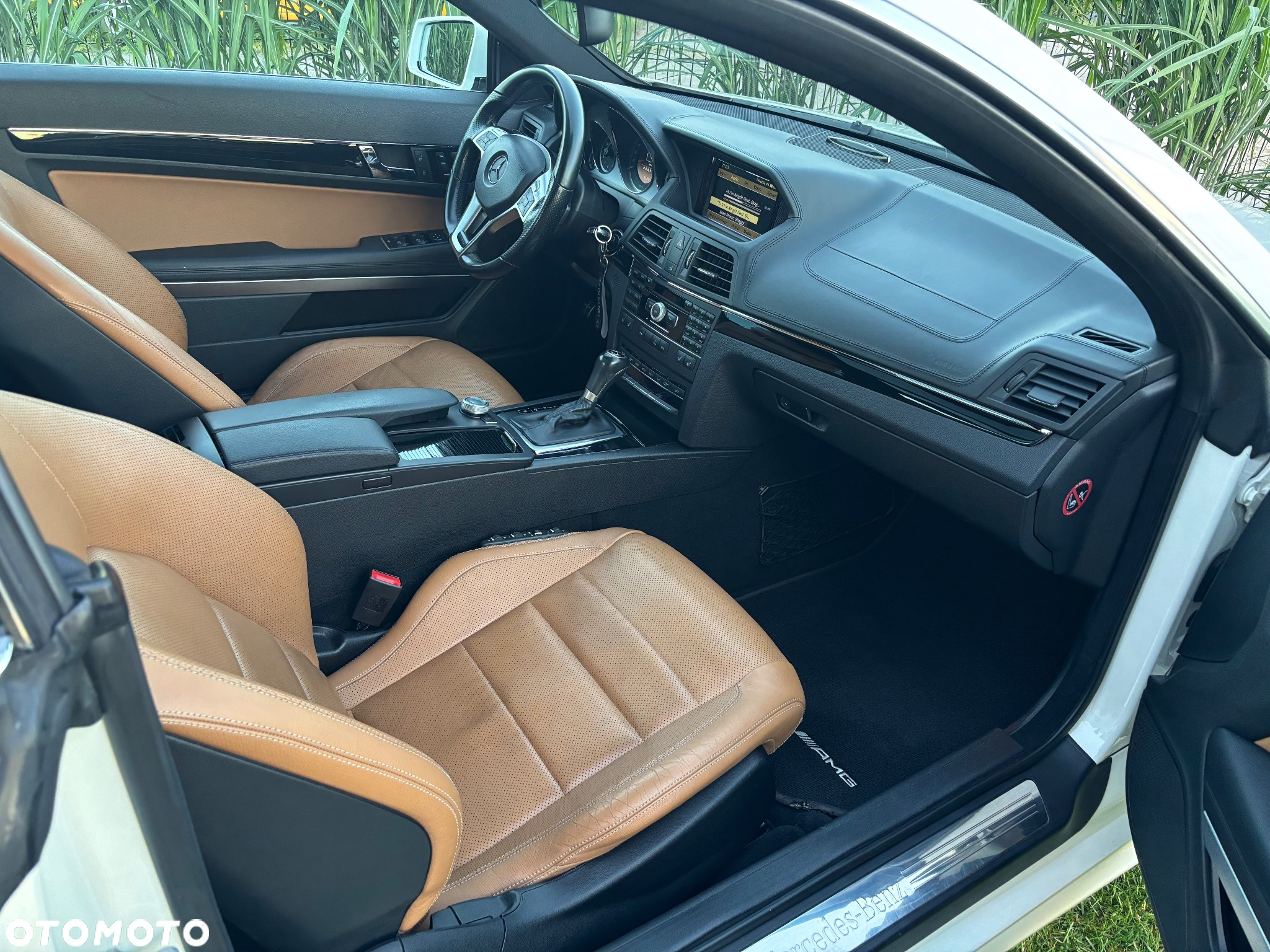 Mercedes-Benz Klasa E 250 CGI Coupe BlueEFFICIENCY Automatik Avantgarde - 24