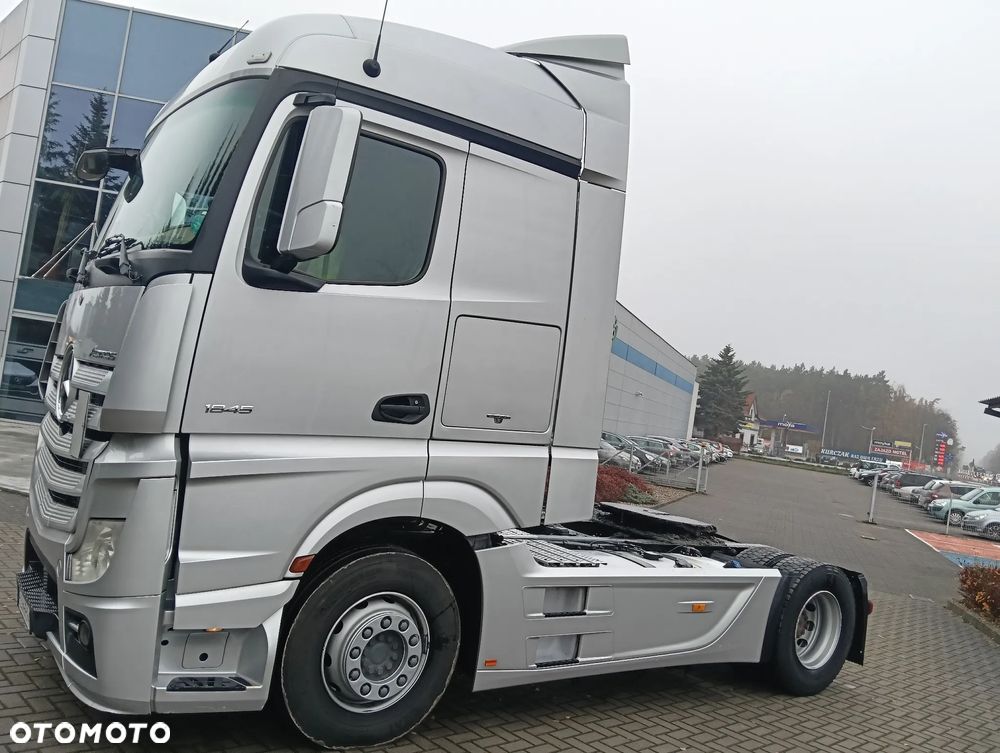 Mercedes-Benz ACTROS - 2