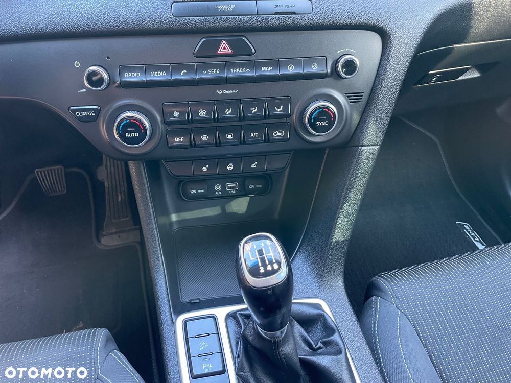 Kia Sportage 1.7 CRDI 2WD Dream-Team Edition - 18