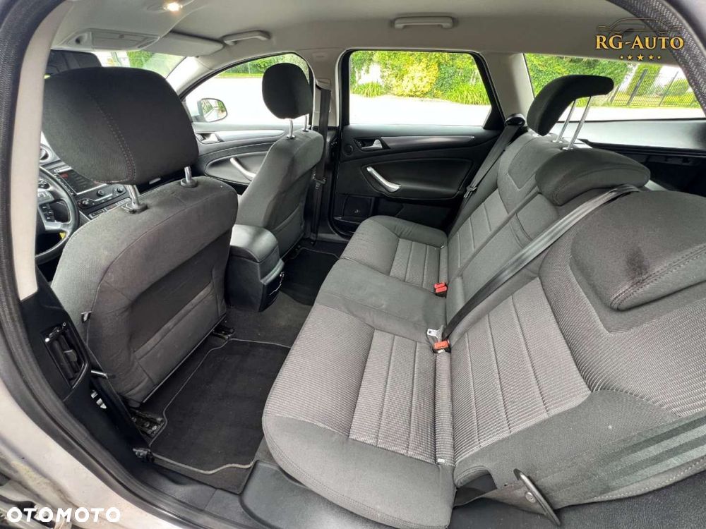 Ford Mondeo - 30