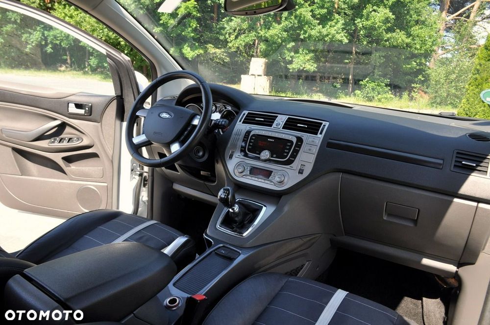 Ford Kuga - 24