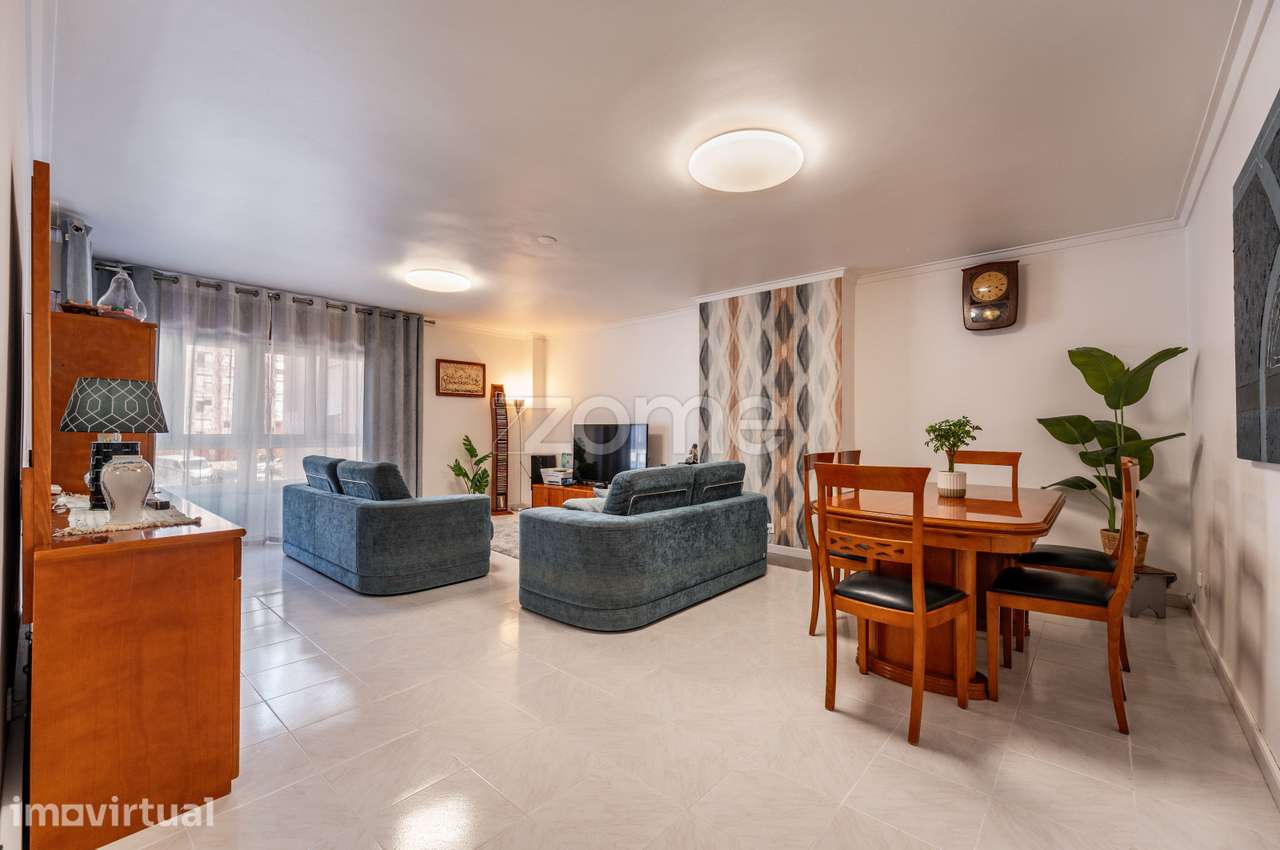 T3 com 115 m², Suite, e Arrecadação em São Carlos – Mem Martins - Grande imagem: 2/31