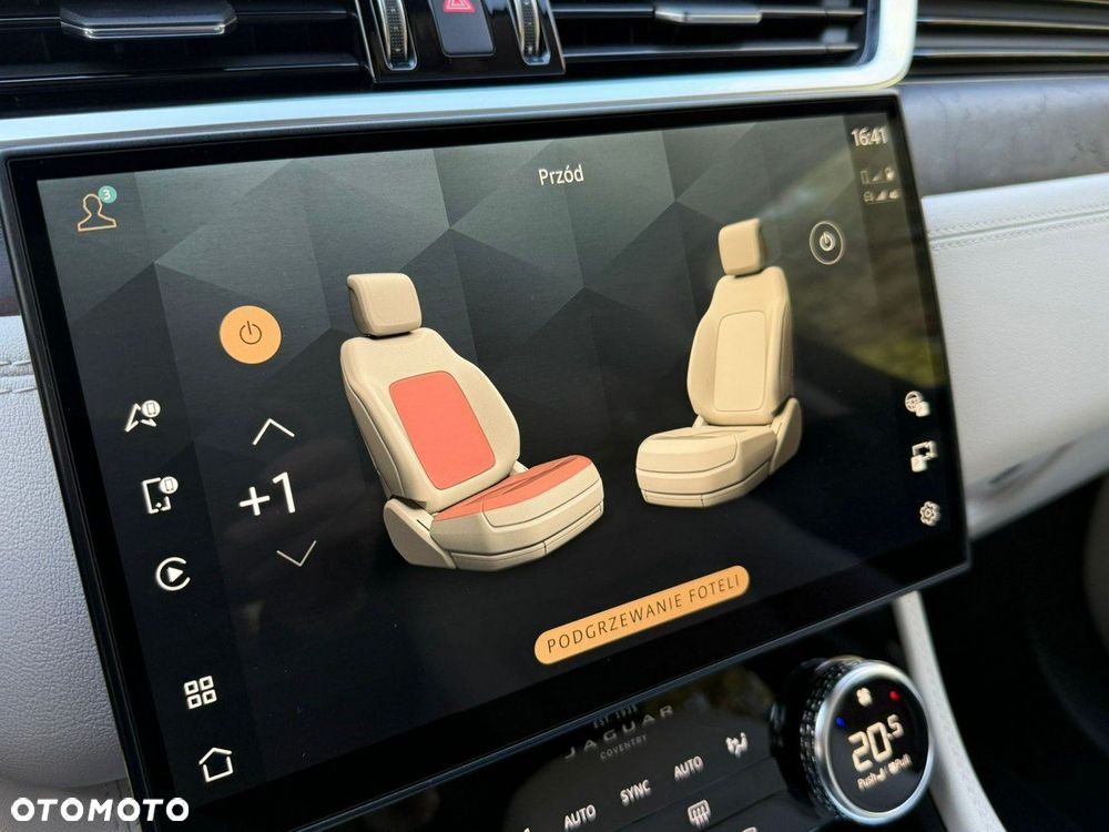 Jaguar E-Pace - 40