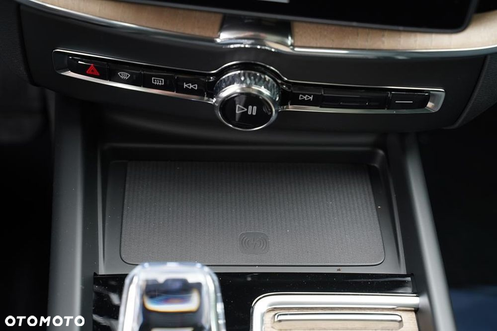 Volvo XC 60 B5 B AWD Ultra Dark - 20