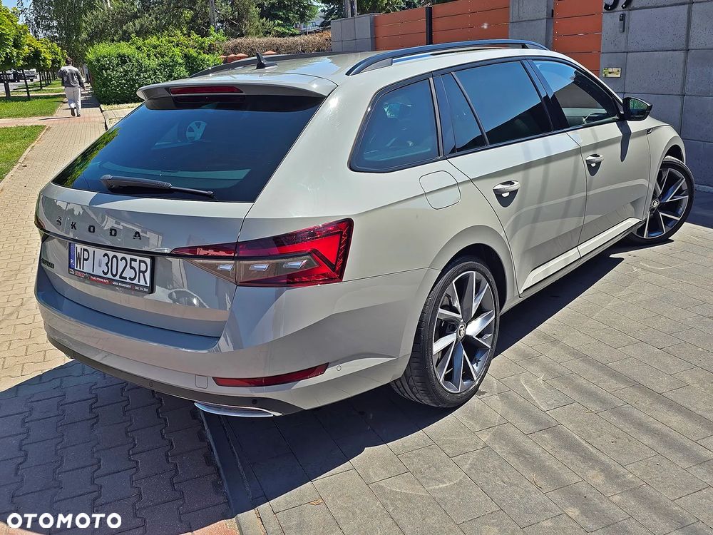 Skoda Superb 2.0 TDI DSG Sportline - 9