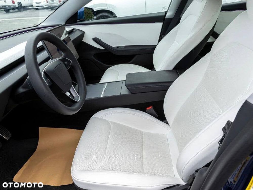 Tesla Model 3 - 13