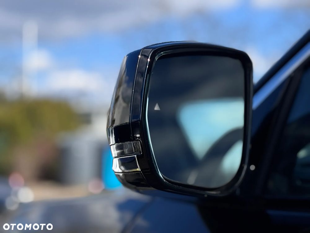 Jeep Grand Cherokee - 12