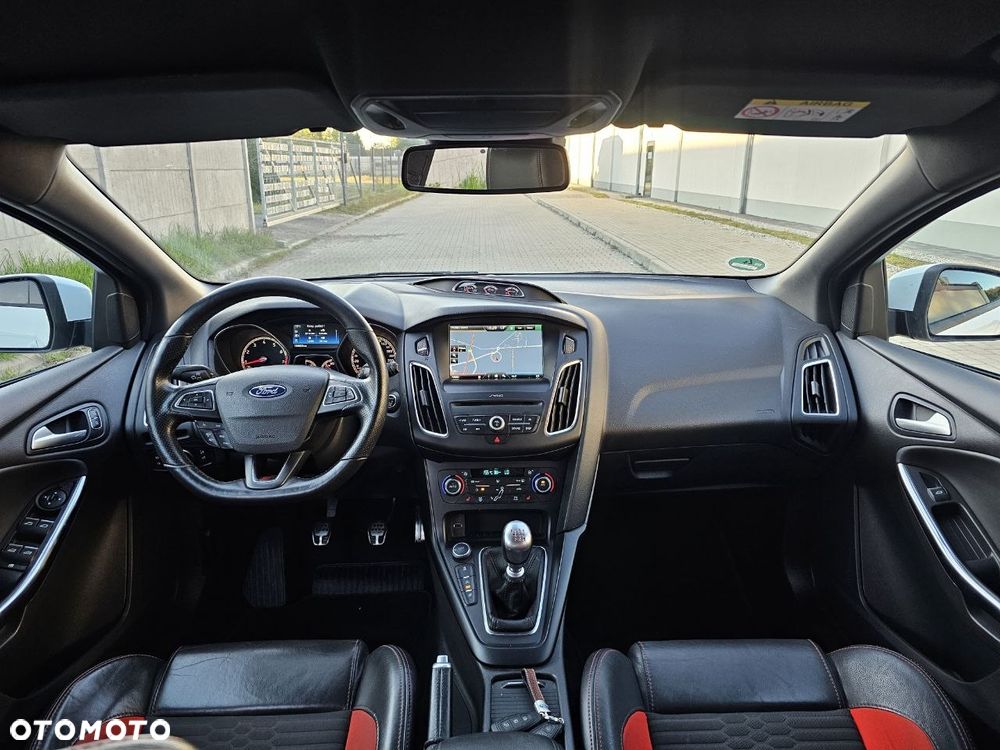 Ford Focus 2.0 EcoBoost ST mit Leder-Sport-Paket - 30