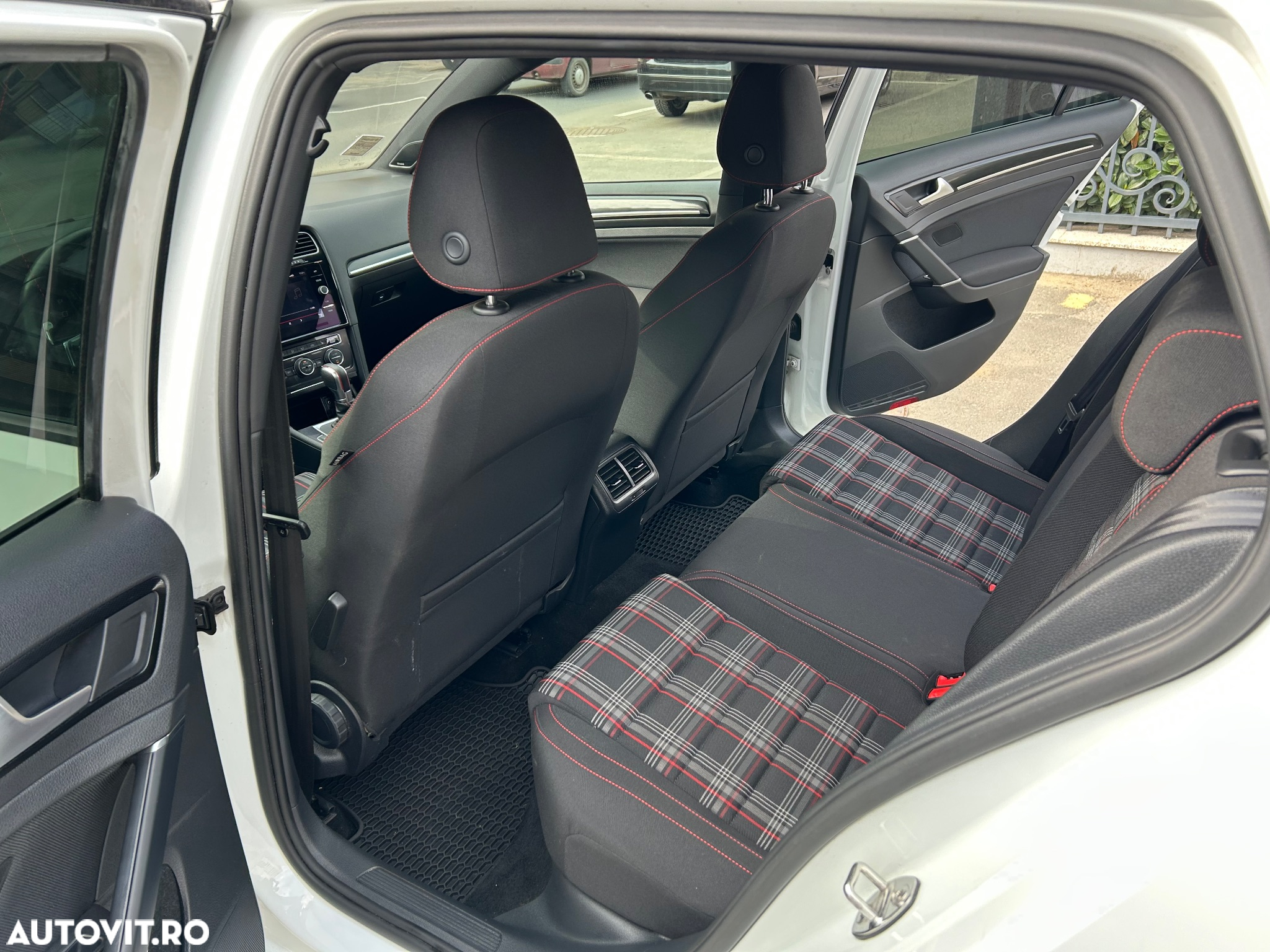 Volkswagen Golf 2.0 TSI BMT DSG GTI - 13