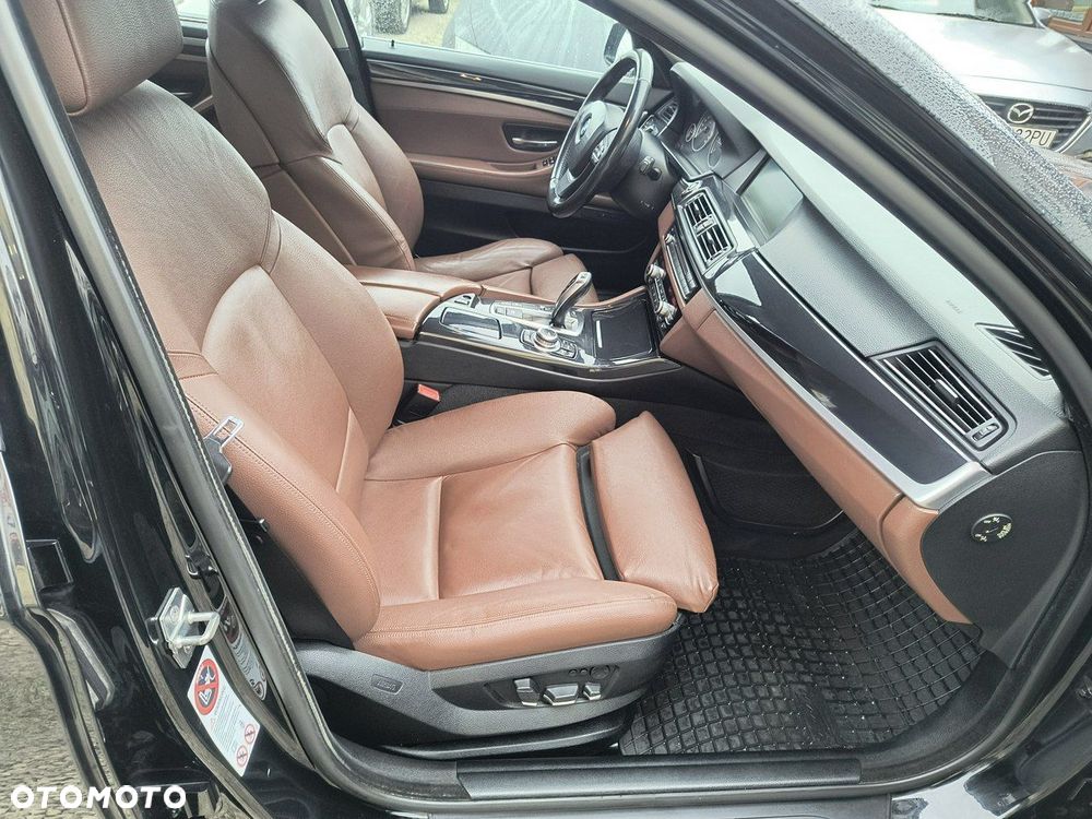 BMW Seria 5 525d xDrive Luxury Line - 15