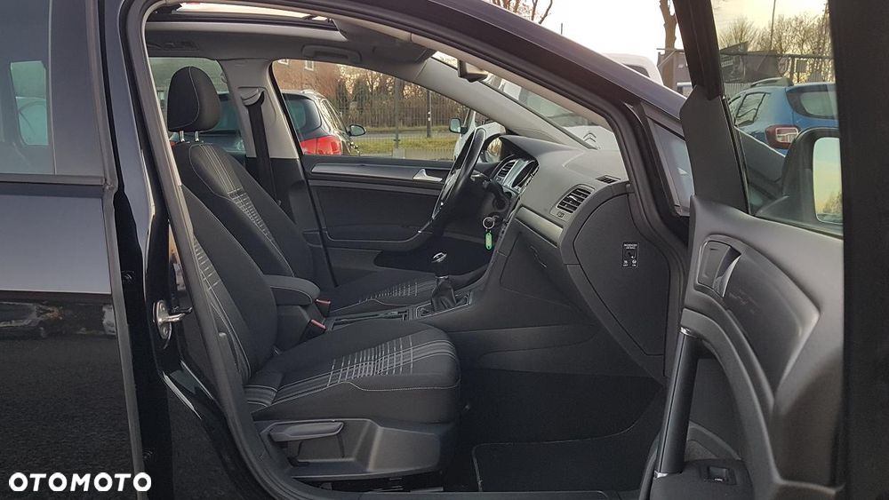 Volkswagen Golf Variant 2.0 TDI BlueMotion Technology Lounge - 26