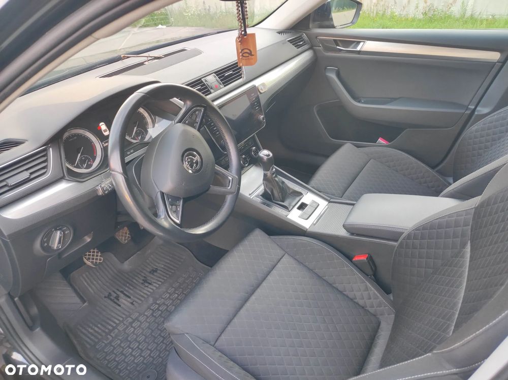 Skoda Superb 2.0 TDI SCR Ambition - 10
