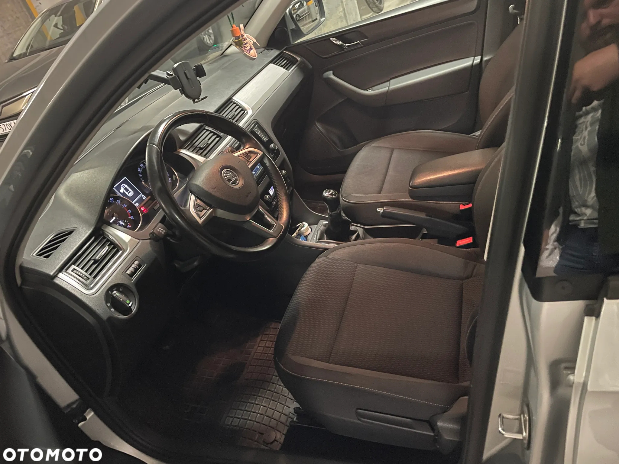 Skoda RAPID 1.6 TDI DPF Ambition - 10