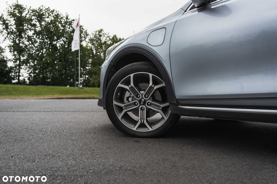 Kia XCeed - 11