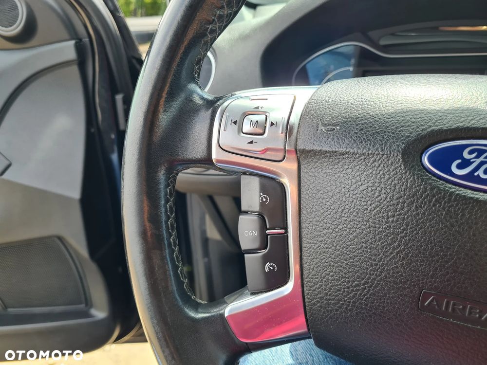 Ford Mondeo - 25