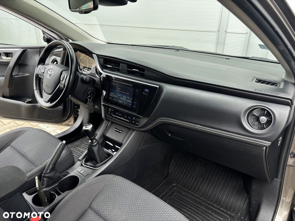 Toyota Corolla 1.6 Comfort - 19