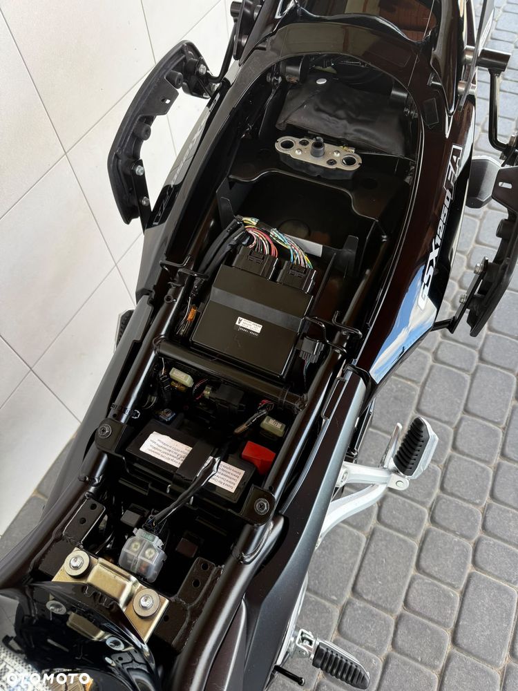 Suzuki GSX - 31