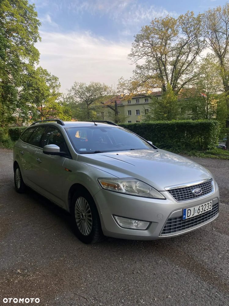 Ford Mondeo 2.0 Ghia - 10