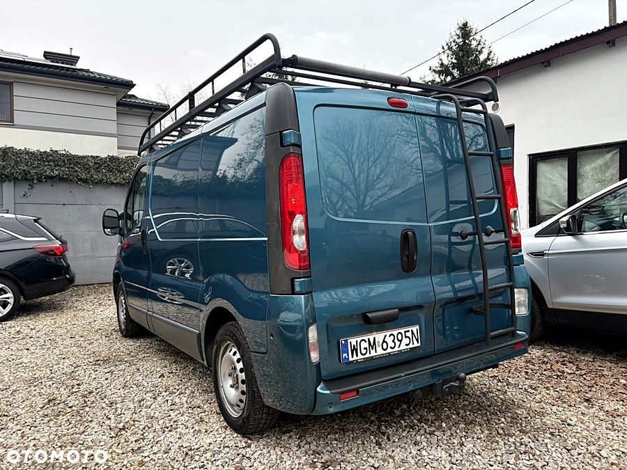 Renault TRAFIC 2.0 dCi na łańcuchu 6 biegów Klima Nawigacja Skóra Elektryka B ładnie utrzymany Oryg 217 tys km 1 Właściciel Bagażnik dachowy Drabina 2007 rok - 5