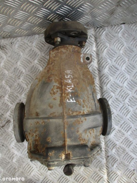 Most tylny 2103513308G Mercedes E-klasa W210 2.2 CDI - 2