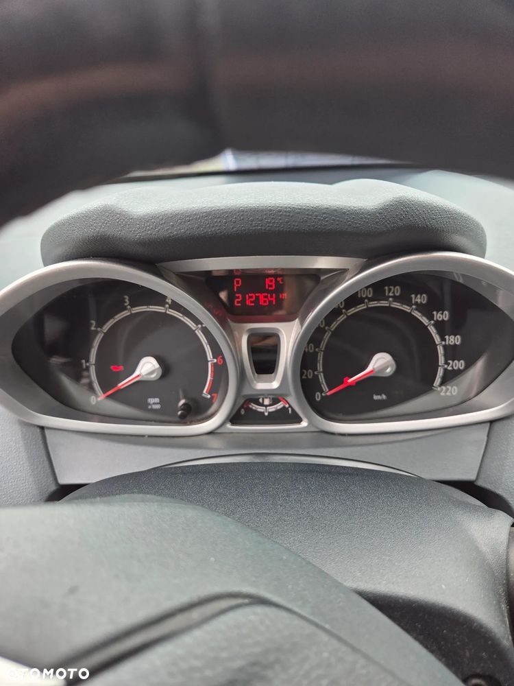 Ford Fiesta 1.4 Autom Titanium - 13