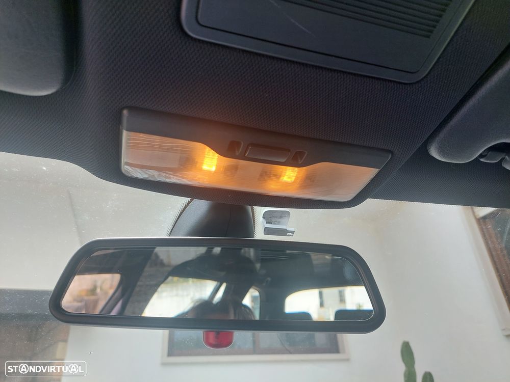 BMW 320 dA Navigator - 28