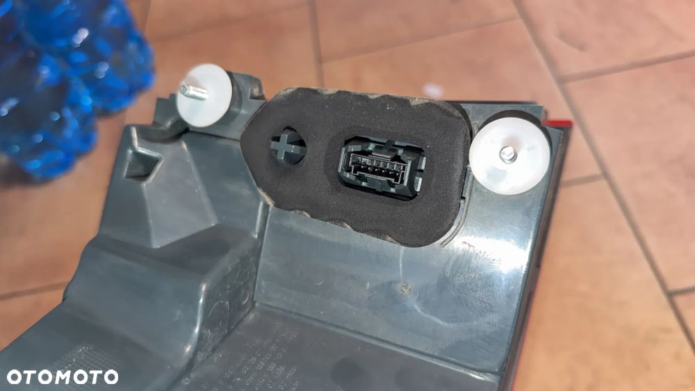 LAMPA PRAWA BMW F11 LIFT - 3