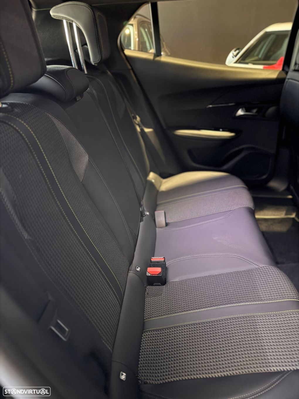 Peugeot 2008 1.5 BlueHDi GT Pack EAT8 - 53