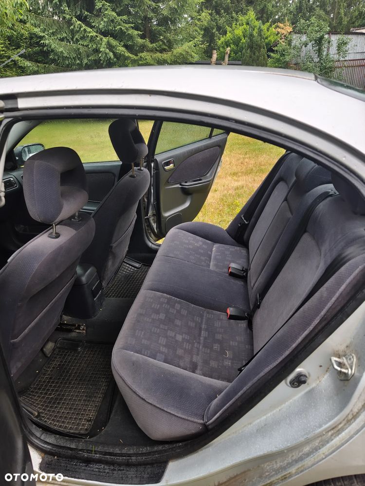 Toyota Avensis - 6