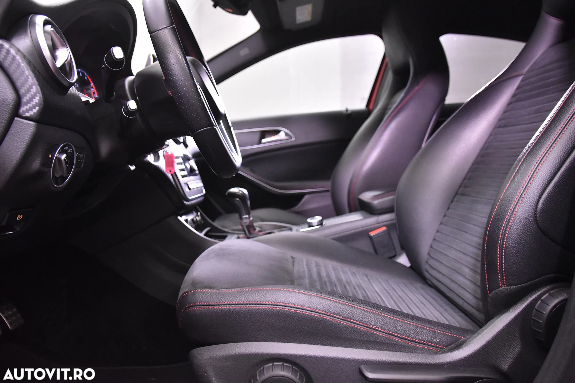 Mercedes-Benz A 180 AMG Line - 21