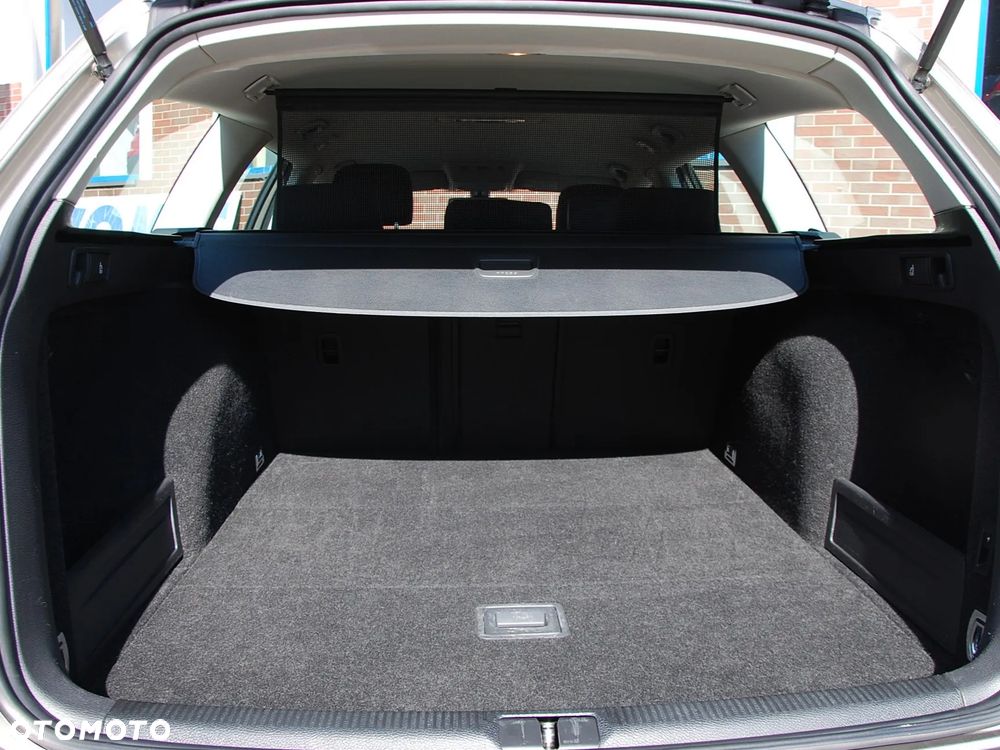 Volkswagen Passat Variant 2.0 Blue TDI SCR Business Edition - 17