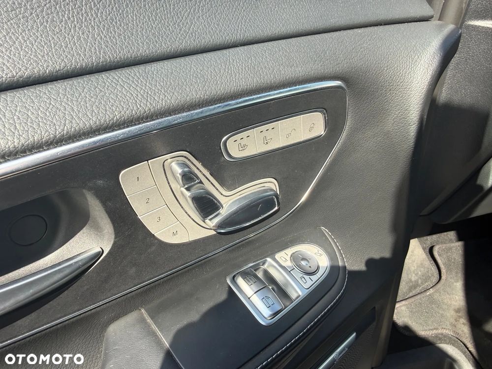 Mercedes-Benz Klasa V 300 d 4-Matic Exclusive 9G-Tronic (d³ugi) - 12