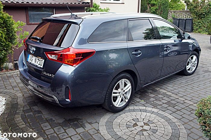Toyota Auris 1.8 HSD Luna - 12